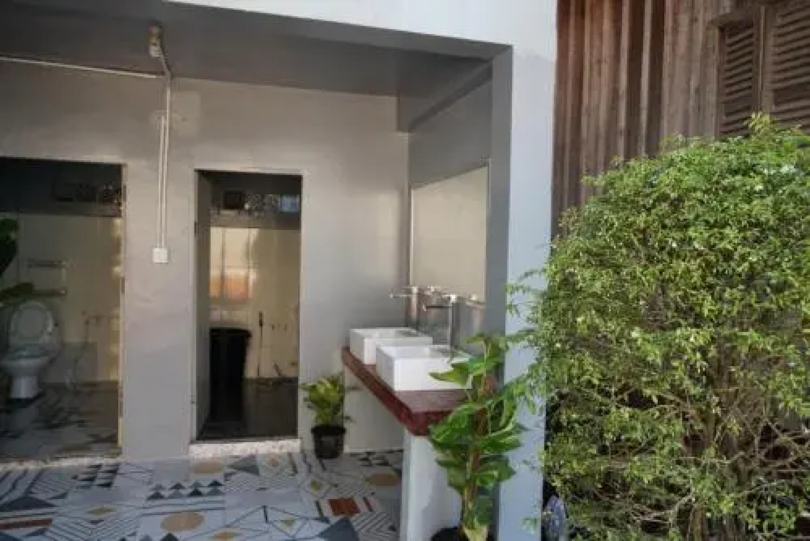 White Rose Guesthouse