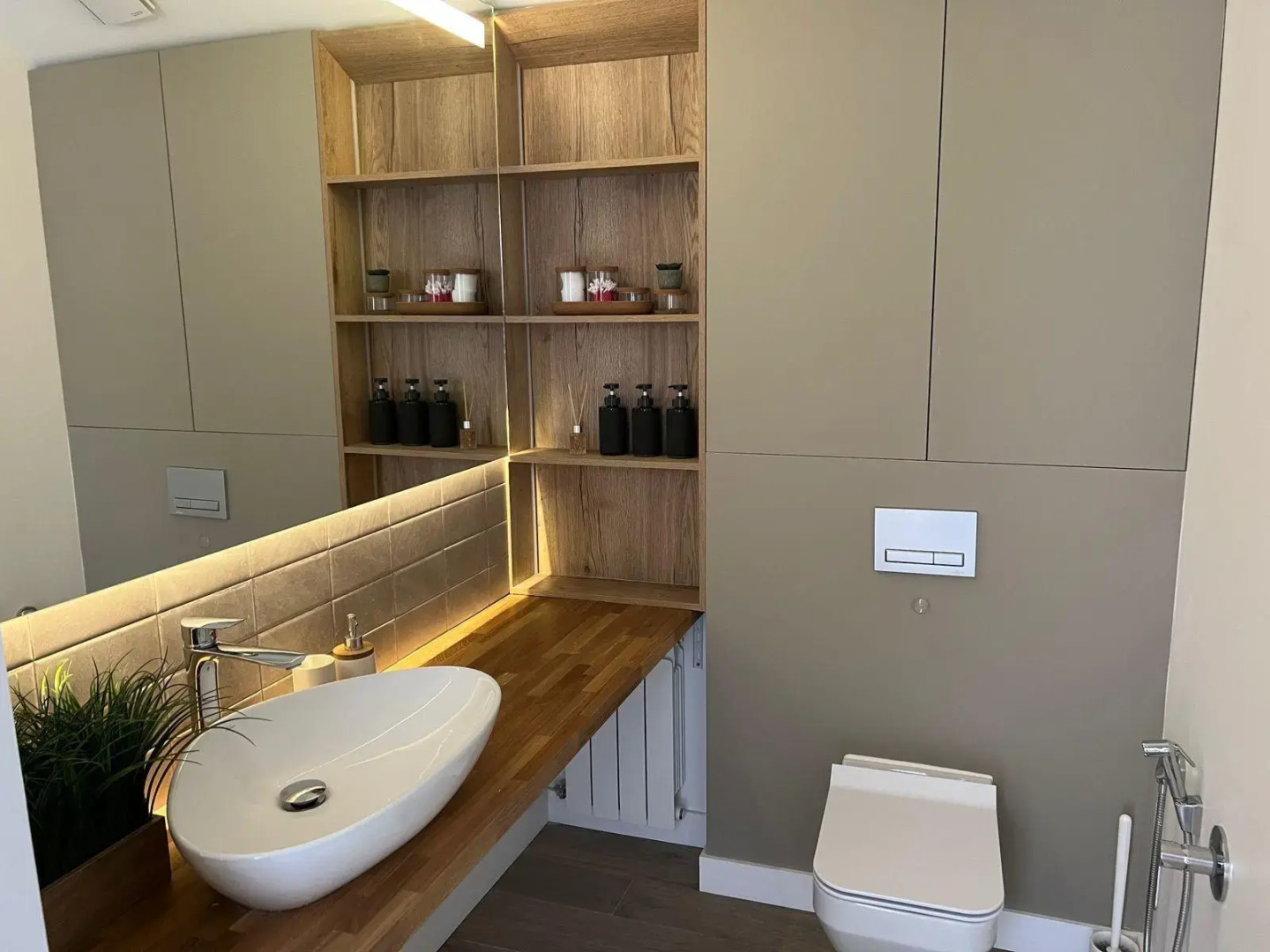 Дом в сосновом лесу