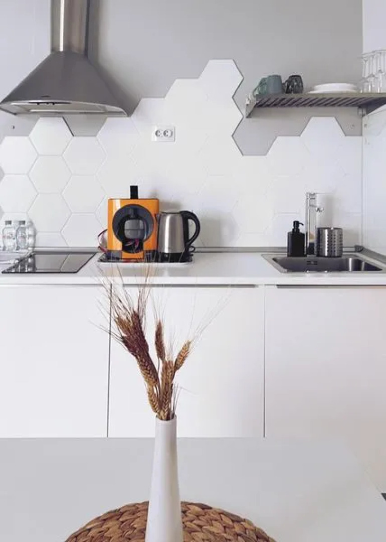 Apartments, on. Karla Marksa, 183