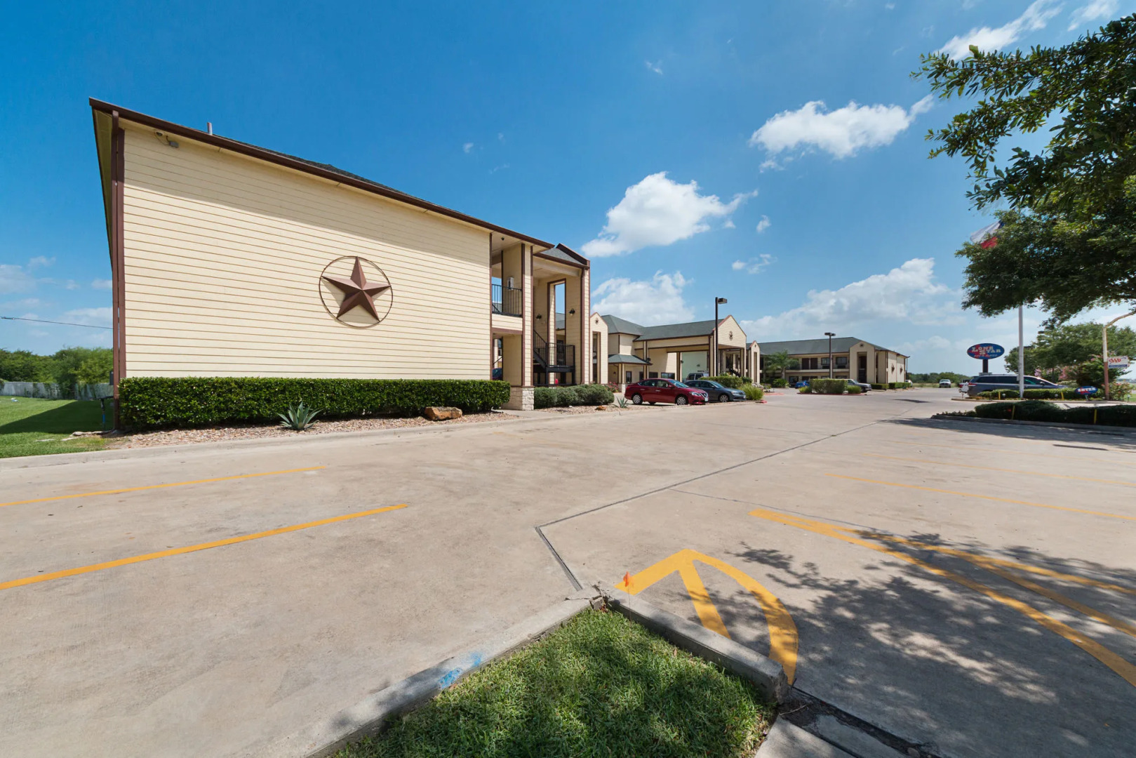 Lone Star Inn & Suites