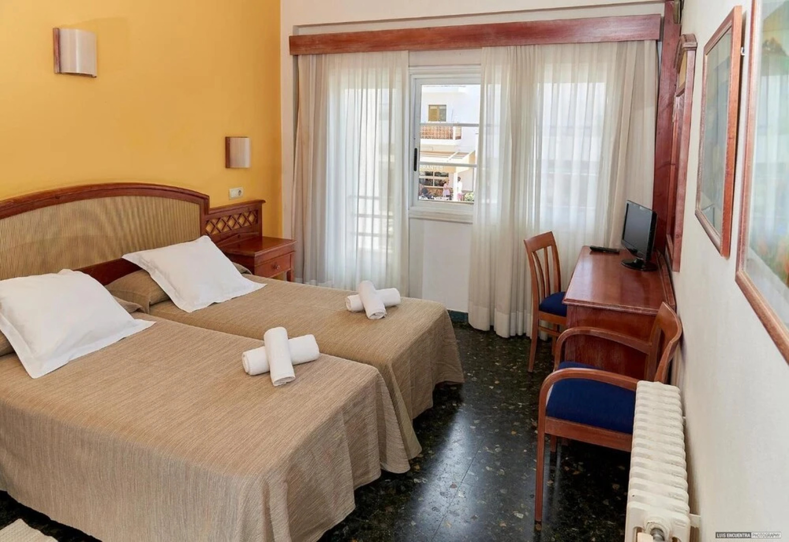 Hostal Illes Pitiüses