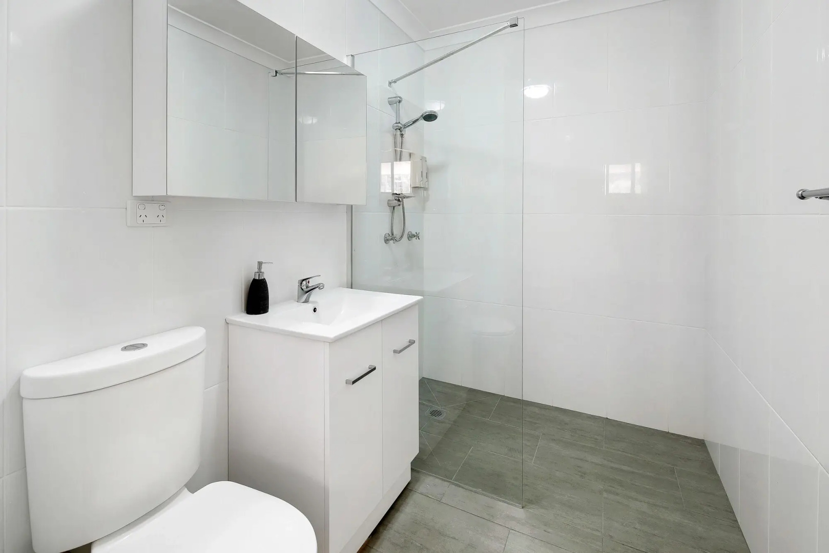 Smugglers on the Beach