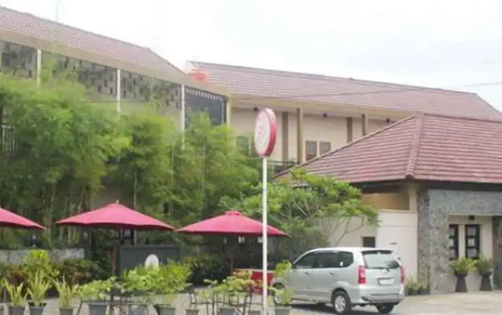 Puri 56 Hotel & Resto