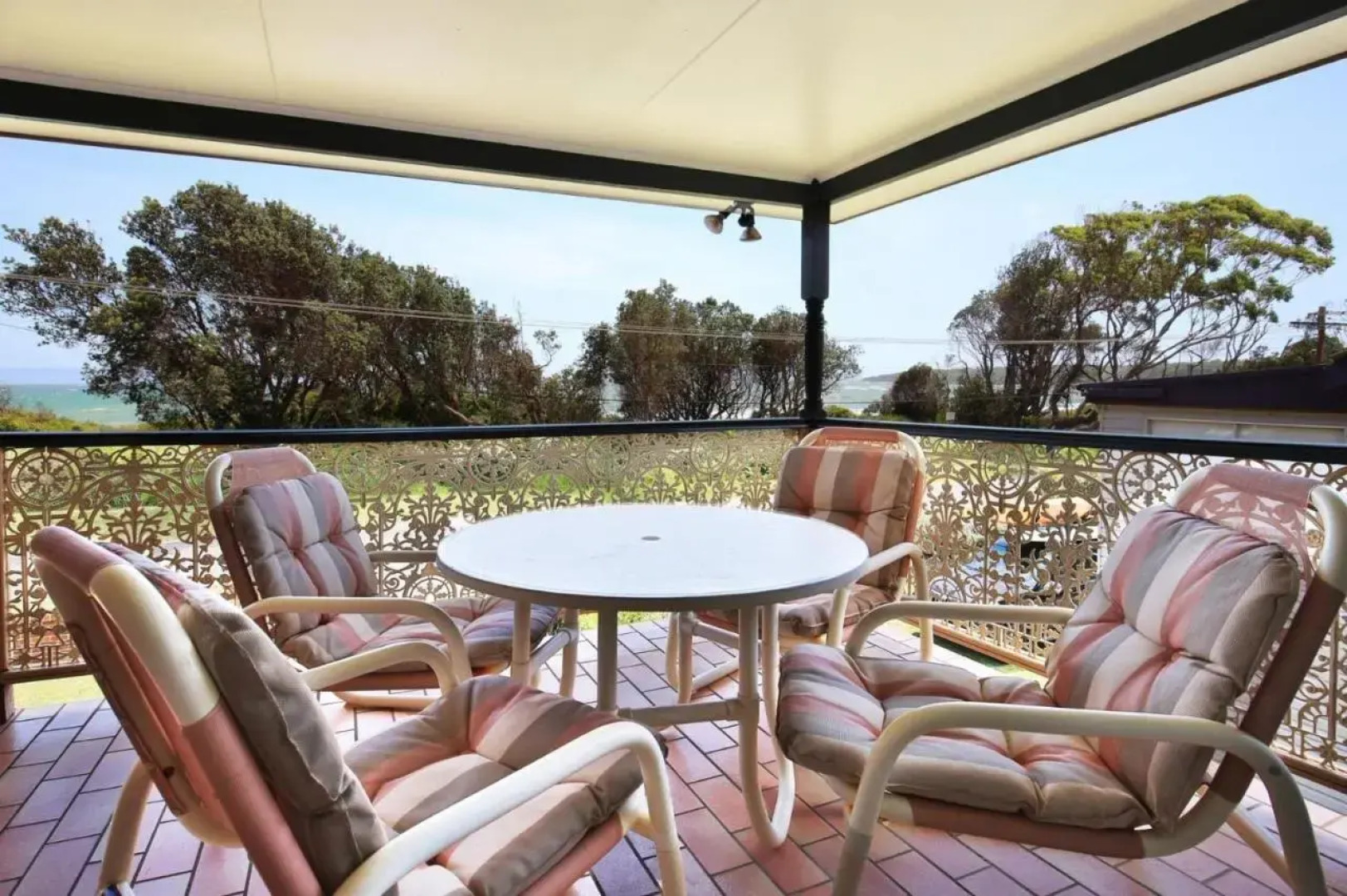 The Crescent - Pet Friendly - 1 Min To Beach