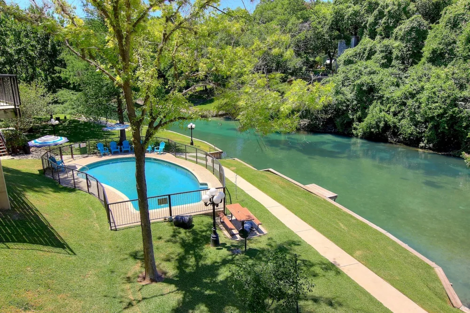 Treetop Villa IC215 by RedAwning