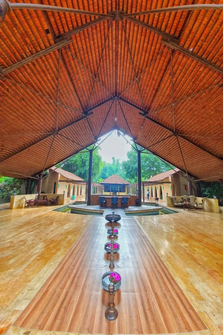 Greetoe Celebration Van Vilas