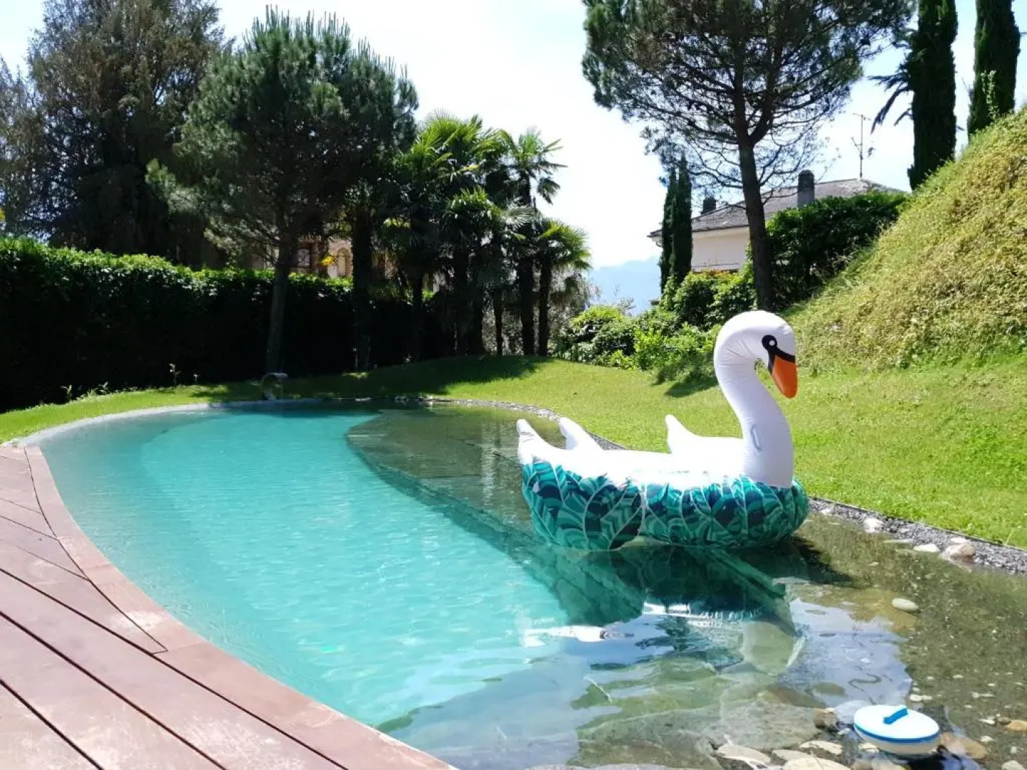 Montreux Rotana Garden House with Private Pool - Swiss Hotel Apartments