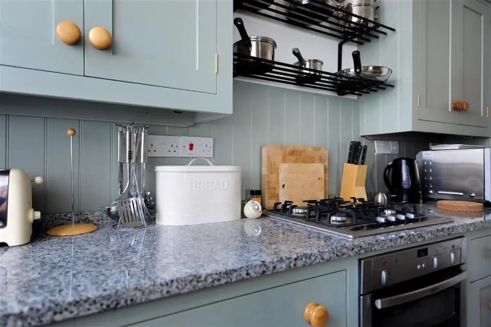 Apt 3, 20 Broad Street