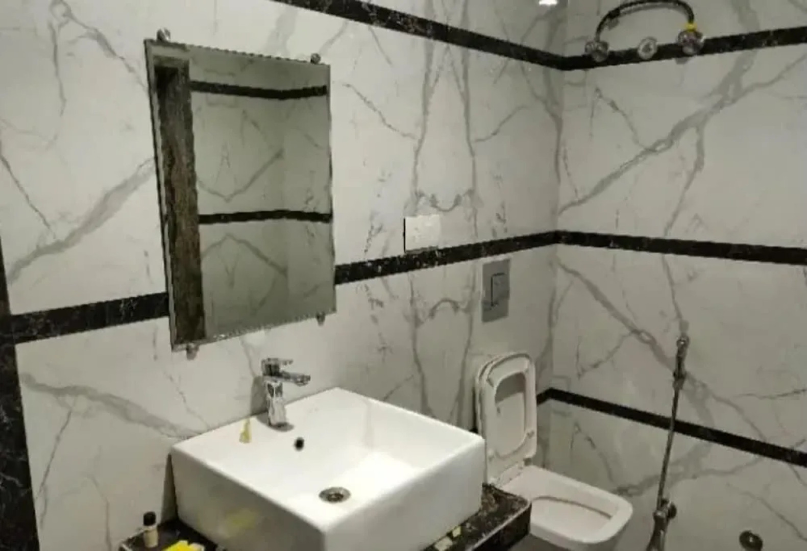 Golden Hands - Palace Raj Kumbha