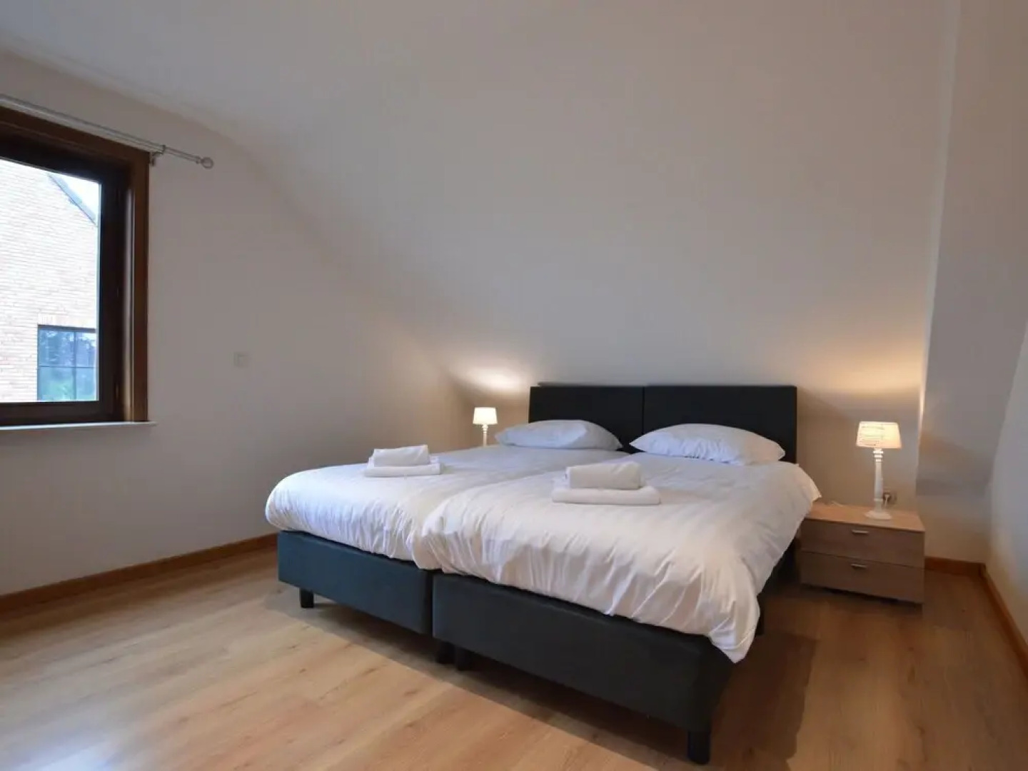 Detached Mansion For 10 People With Ginormous Garden In Linter