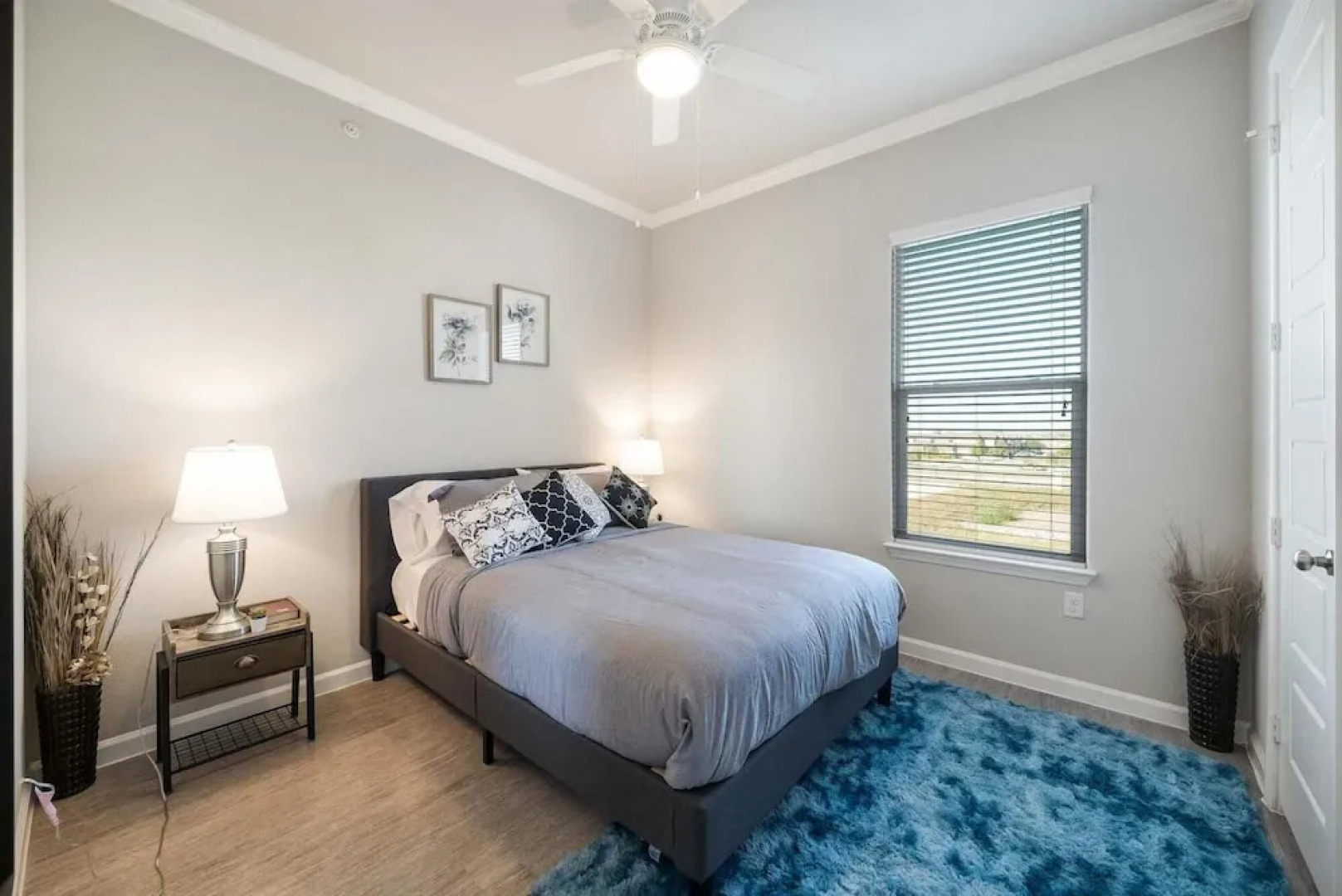 Luxury Townhome Pool North Austin Evonify