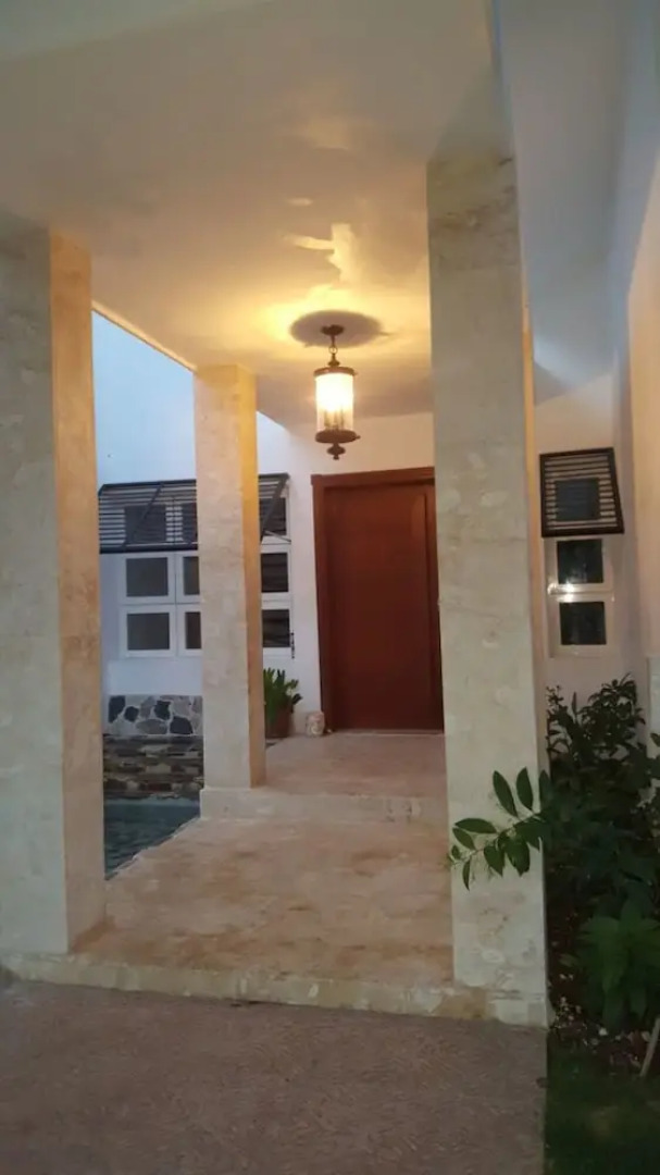 Villa in Metro Country Club