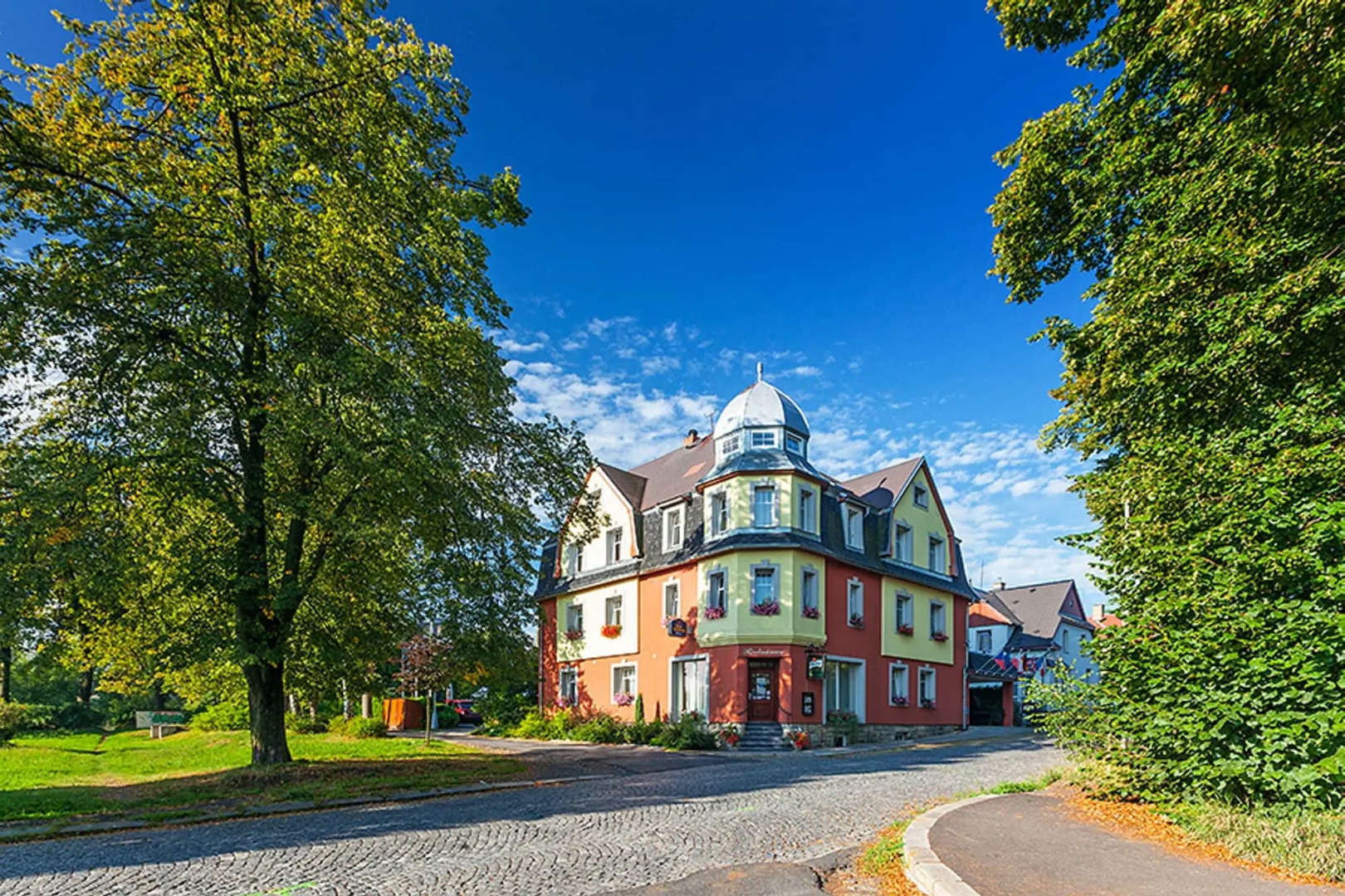 Pytloun Design Self Check-in Hotel