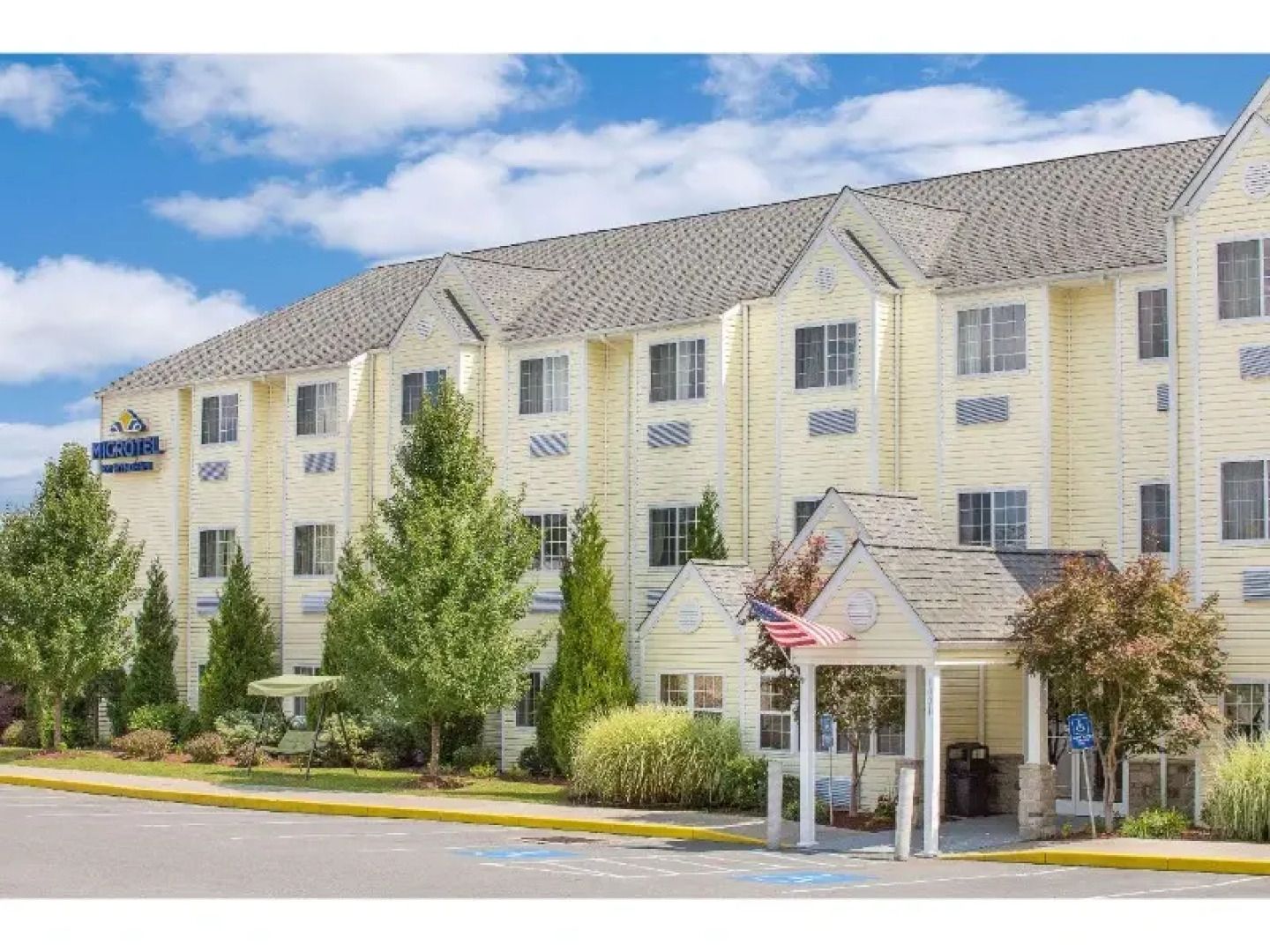 Beckley East Microtel Inn / Suites