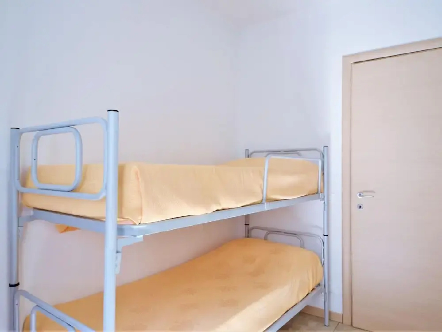 Apartment at Lago di Como Near Dervio Beach