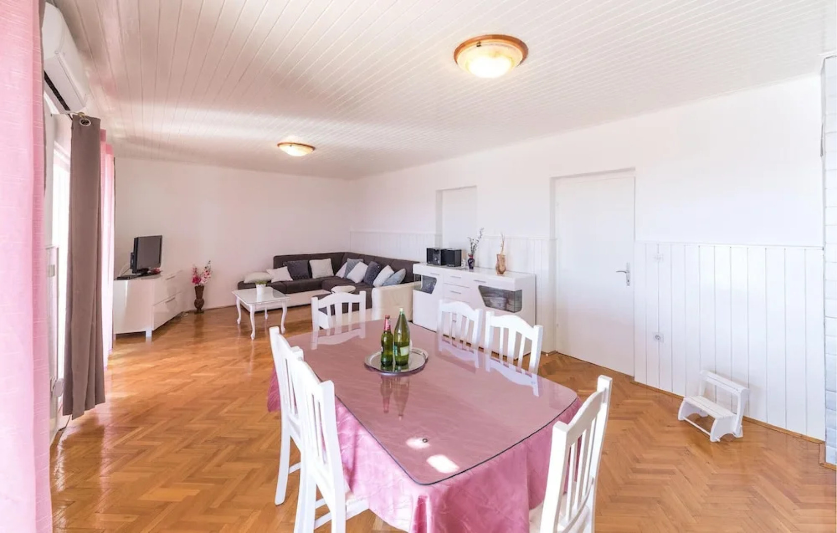 Amazing Home in Kastel Stari With Wifi and 2 Bedrooms