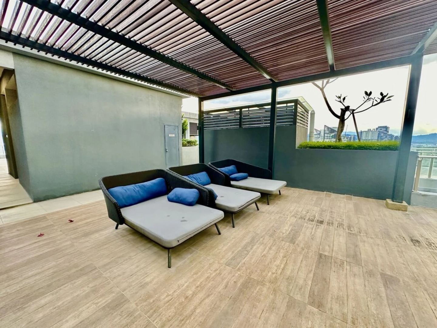 Neu Suites by Moonlight