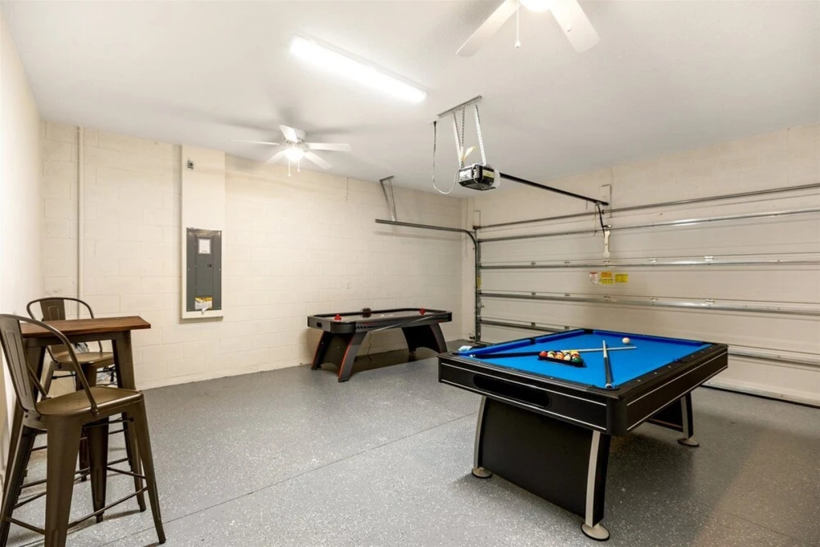 Fabulous Newly Built, 5 bed Villa With Private Pool and Modern Decor - 498