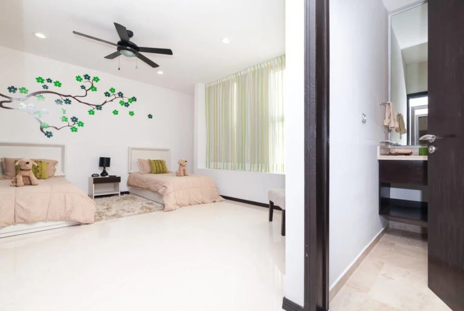 Two Bedroom Apartment Heliko 201