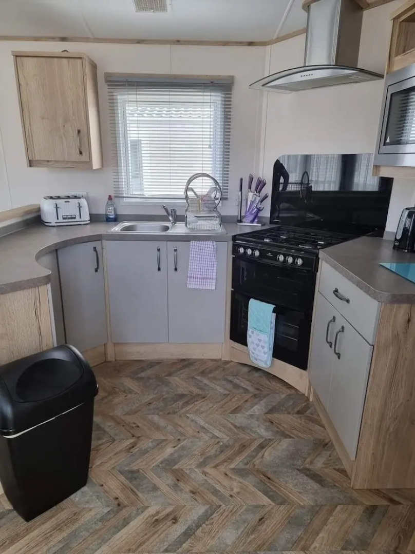Stunning 2-bed Caravan in Prestatyn dog Friendly