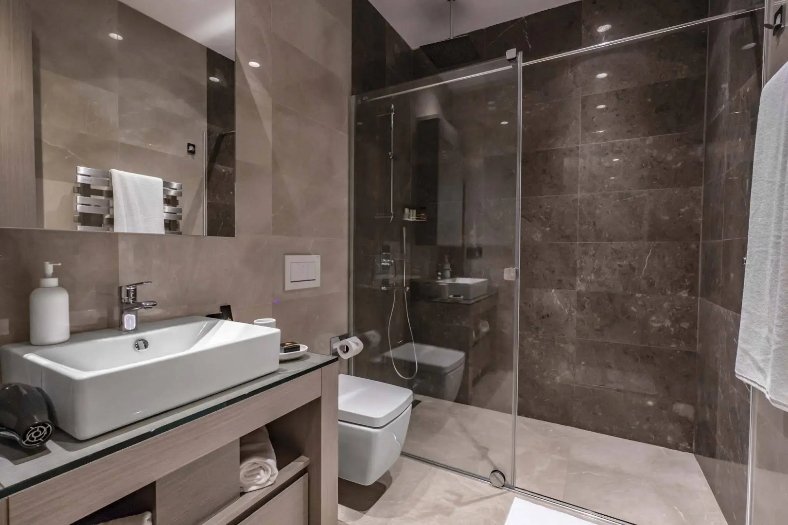 Red Rock Hotel & Suites by Selvese