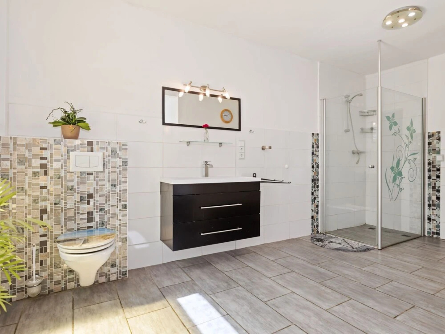 Delightful Apartment in Klein Pravtshagen With Boating