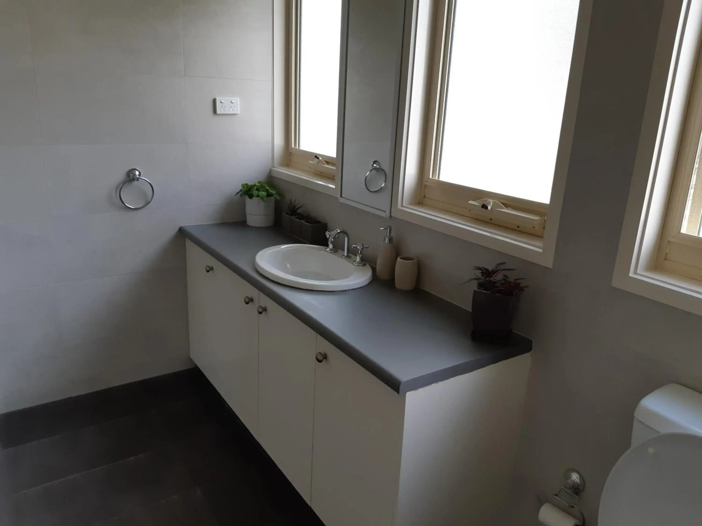 Elevated holiday house in bush setting overlooking wetlands