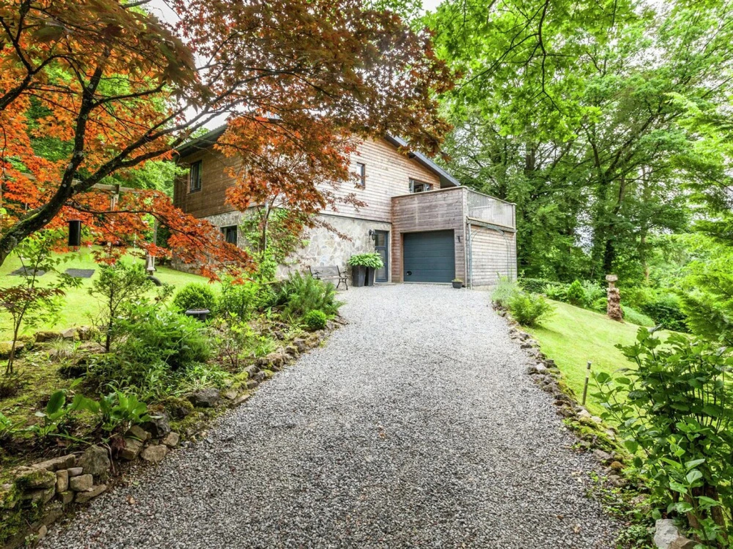 Spacious Chalet with Fenced Garden in Forest in Vieuxville