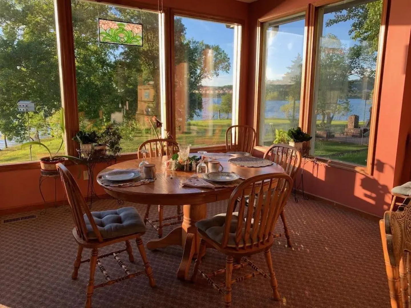 Red Bud Cove Bed & Breakfast Suites