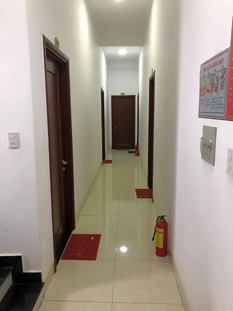 Lê Tùng Hotel - Vạn Giã