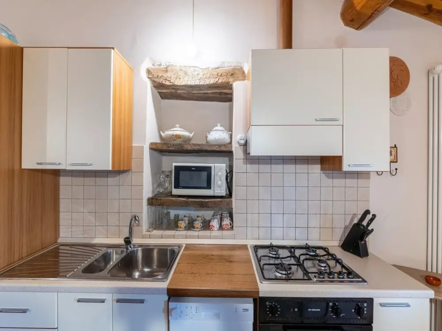 Lovely Garden House by the Sea