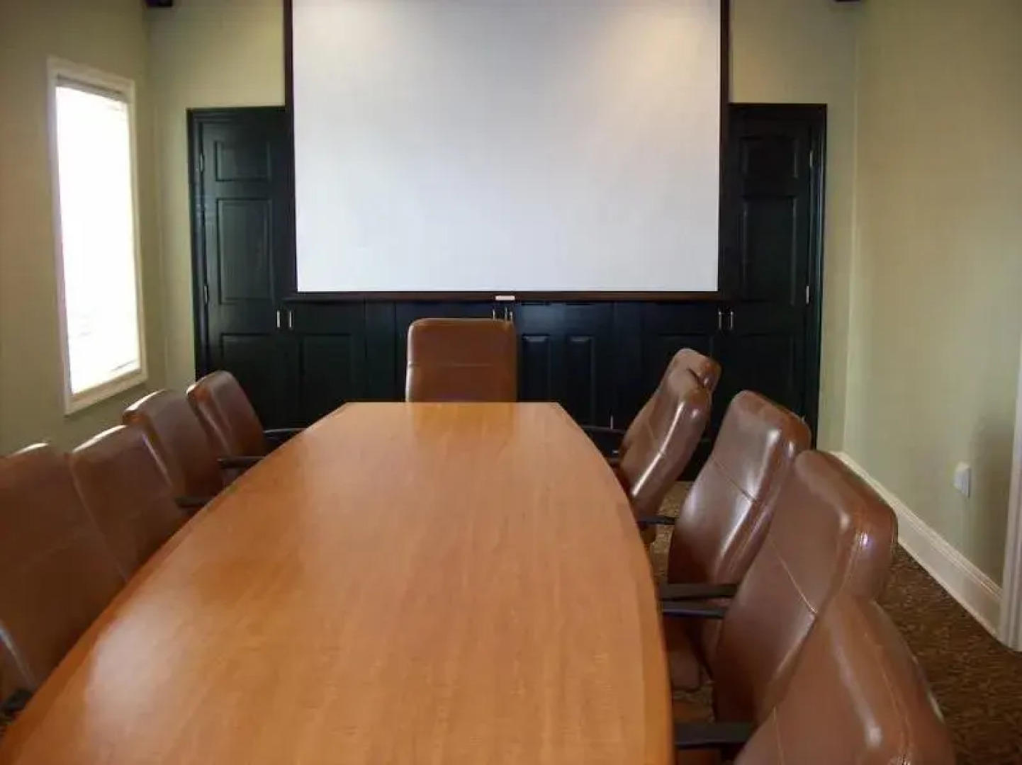 Richmond Suites Hotel