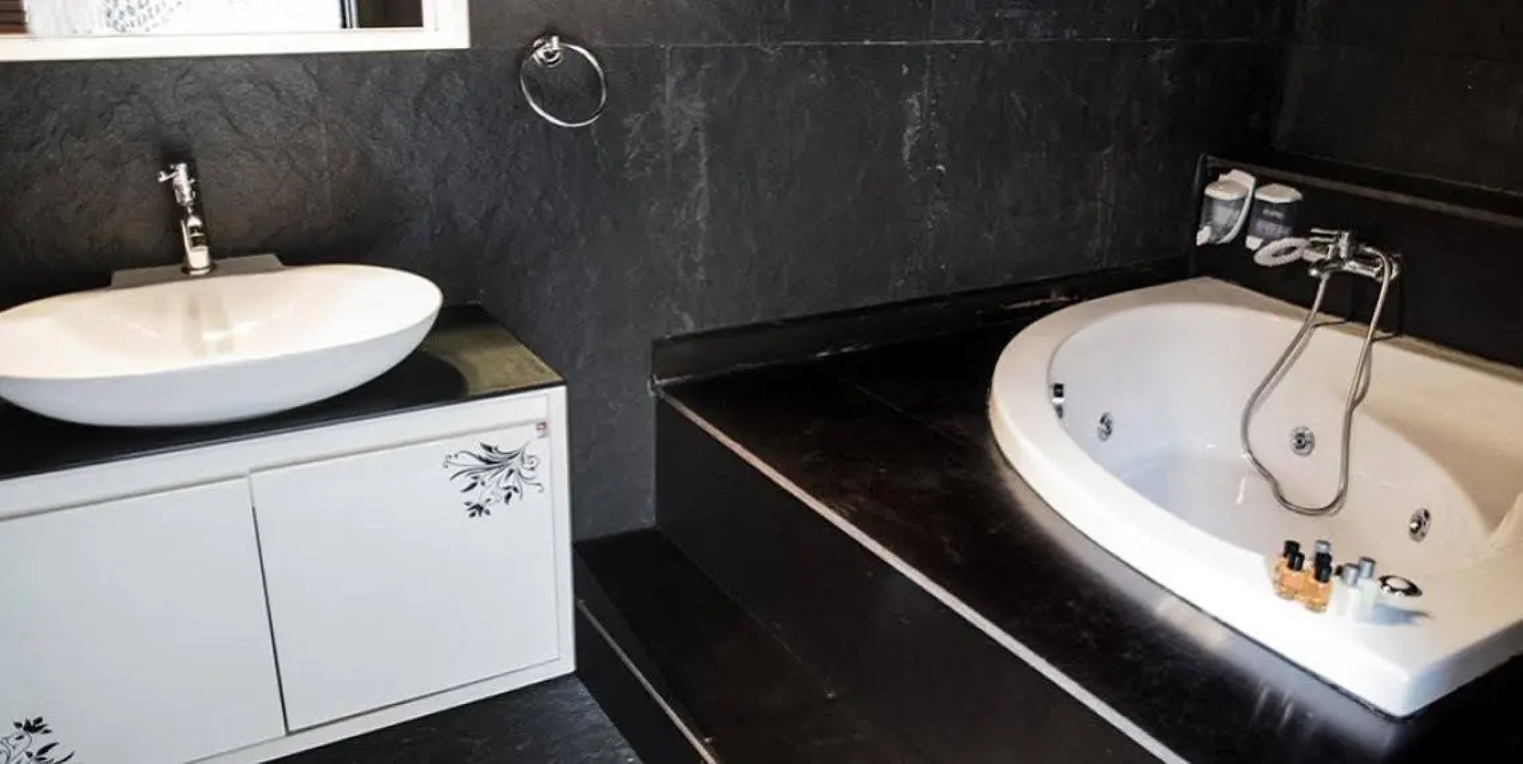 Green Blue Park Hotel