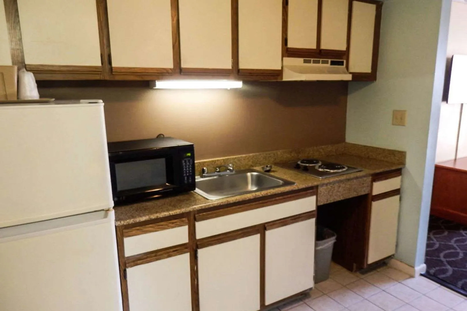 Red Roof PLUS+ & Suites Virginia Beach – Seaside