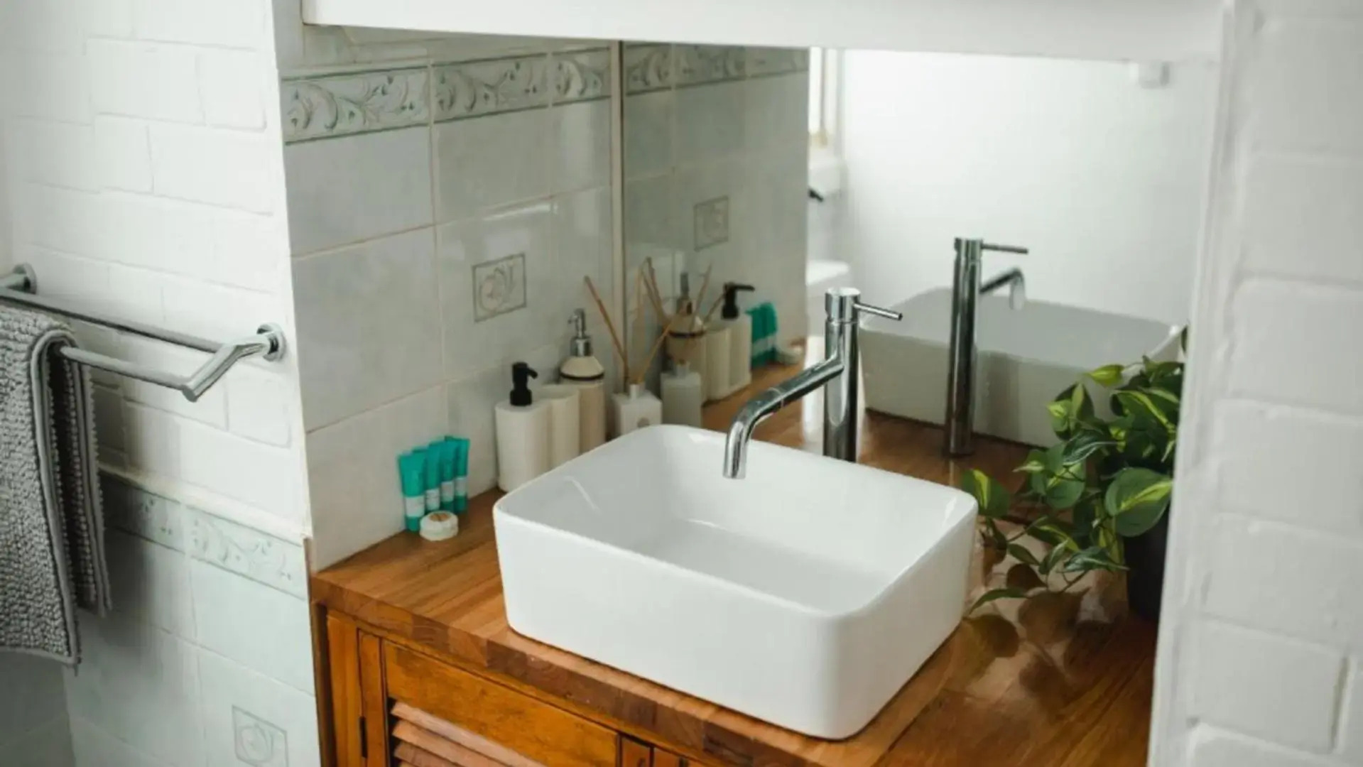 Sussex House Caravan Park