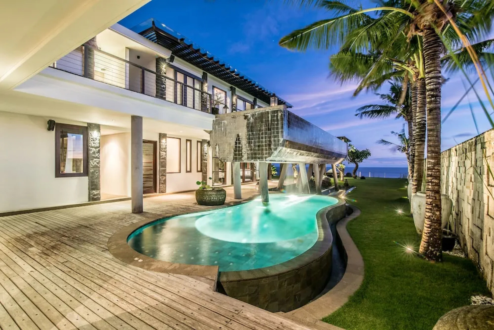 Absolute Cliff Front Pandawa Beach Villa