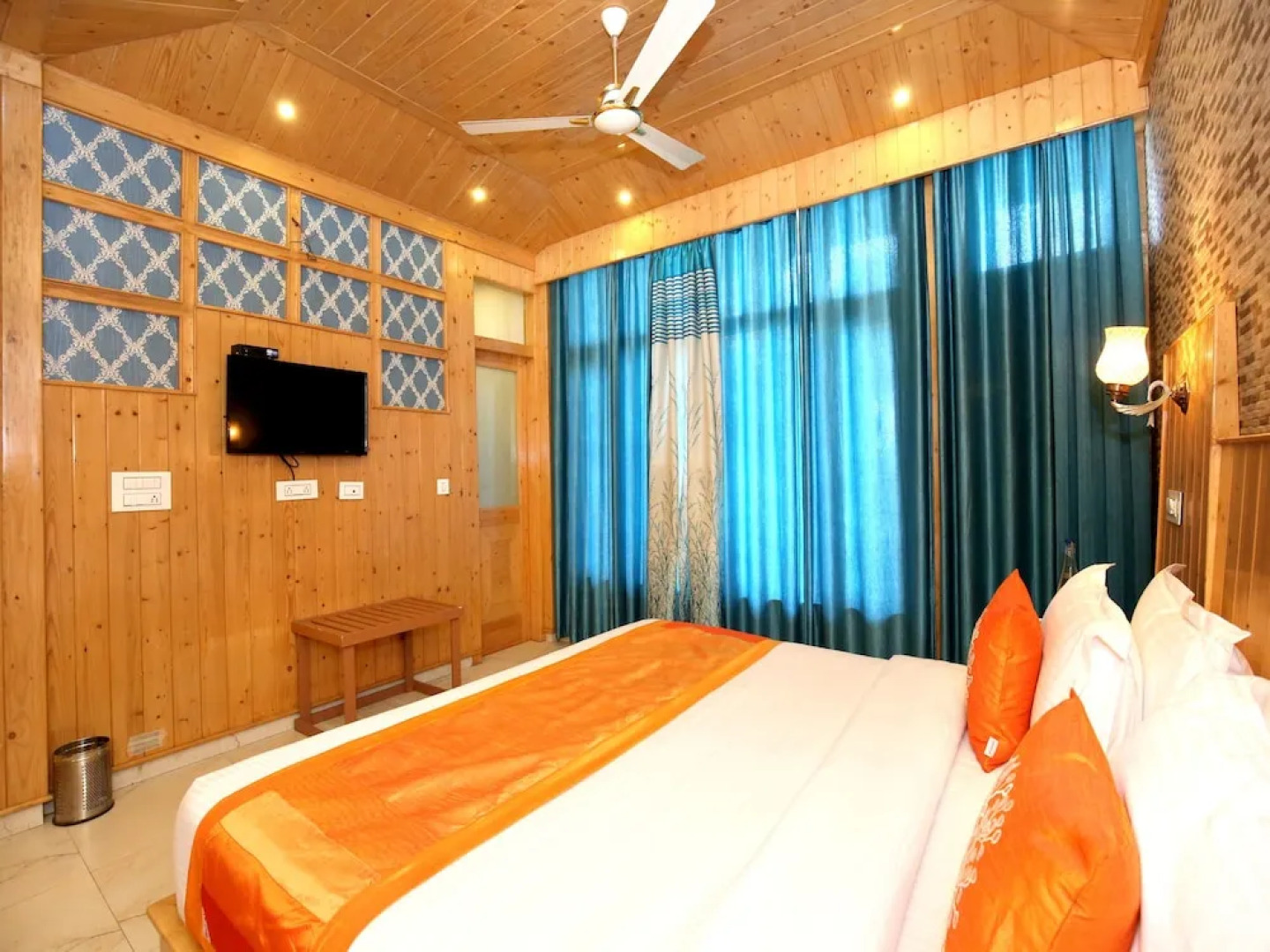 OYO 12170 Home Rustic Villa Kasauli