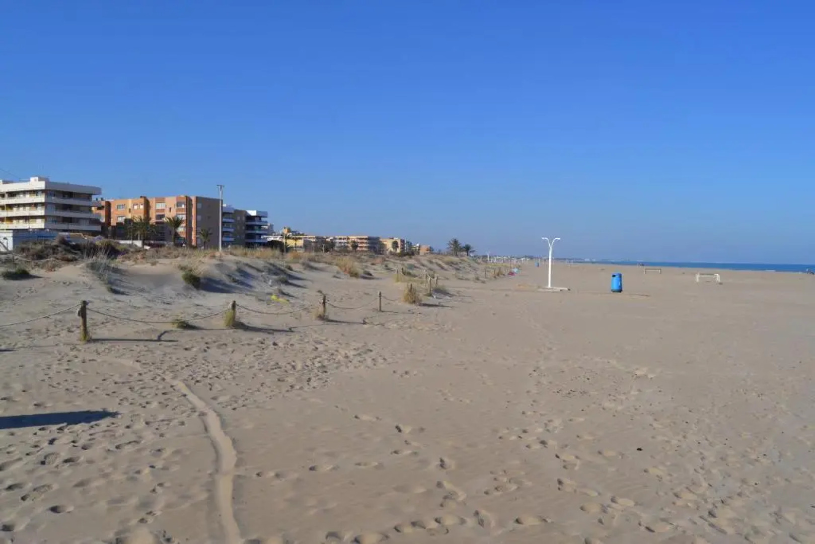 Apartamento Nuevo con Gran Terraza y Wifi en Canet