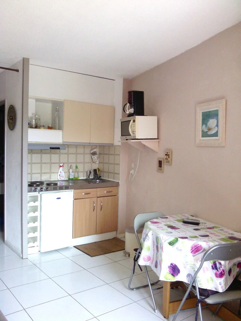 Studio in Bormes-les-mimosas, With Wonderful sea View, Pool Access and