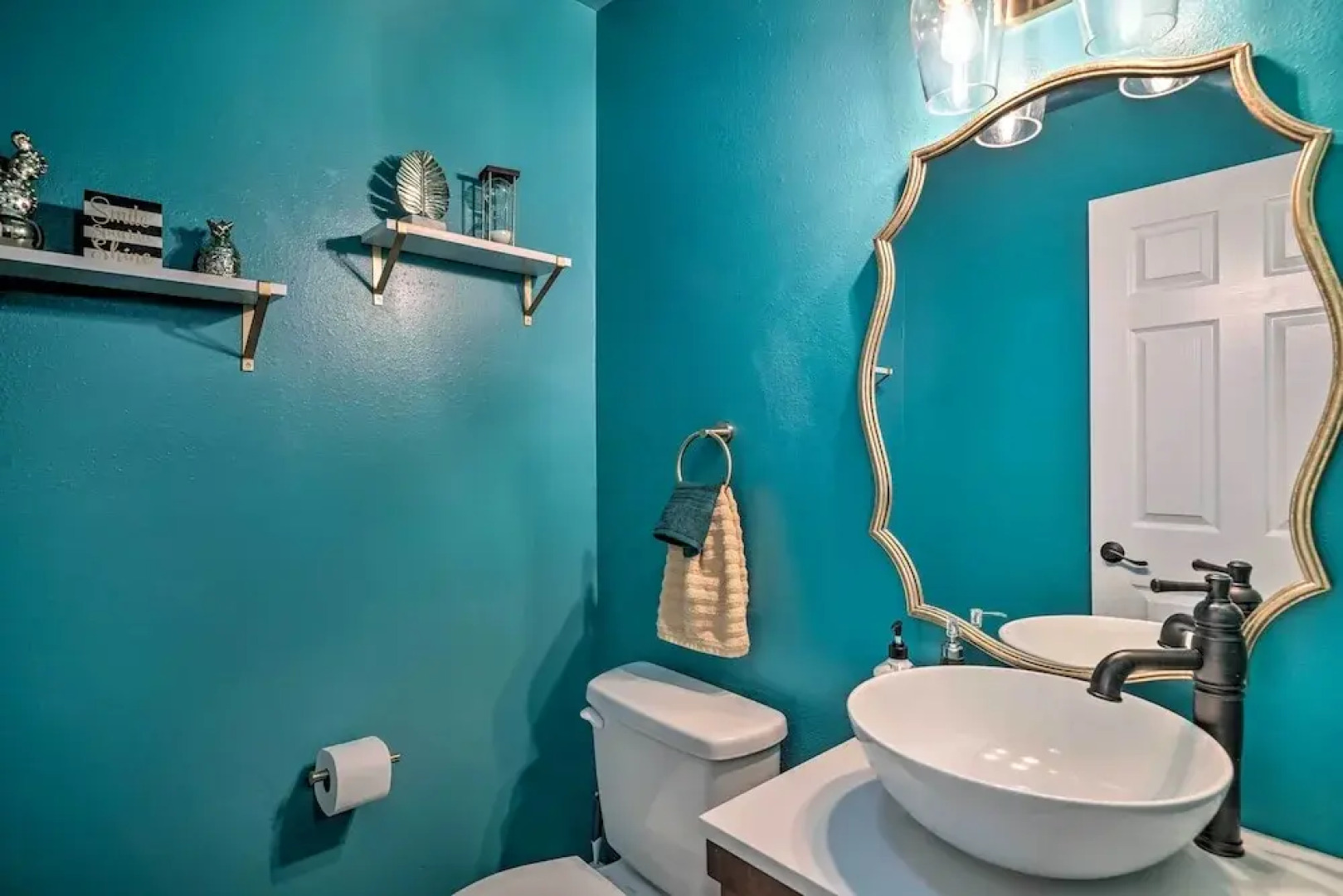 Lake Havasu Getaway w/ Private Pool & Hot Tub