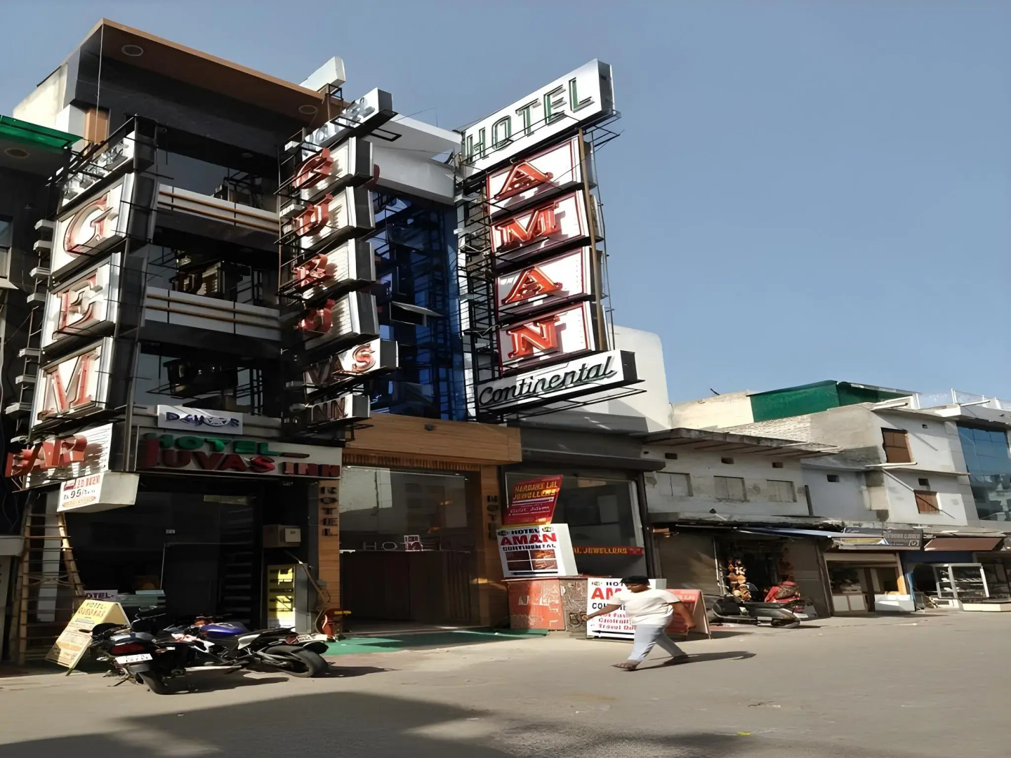 Hotel Aman Continental