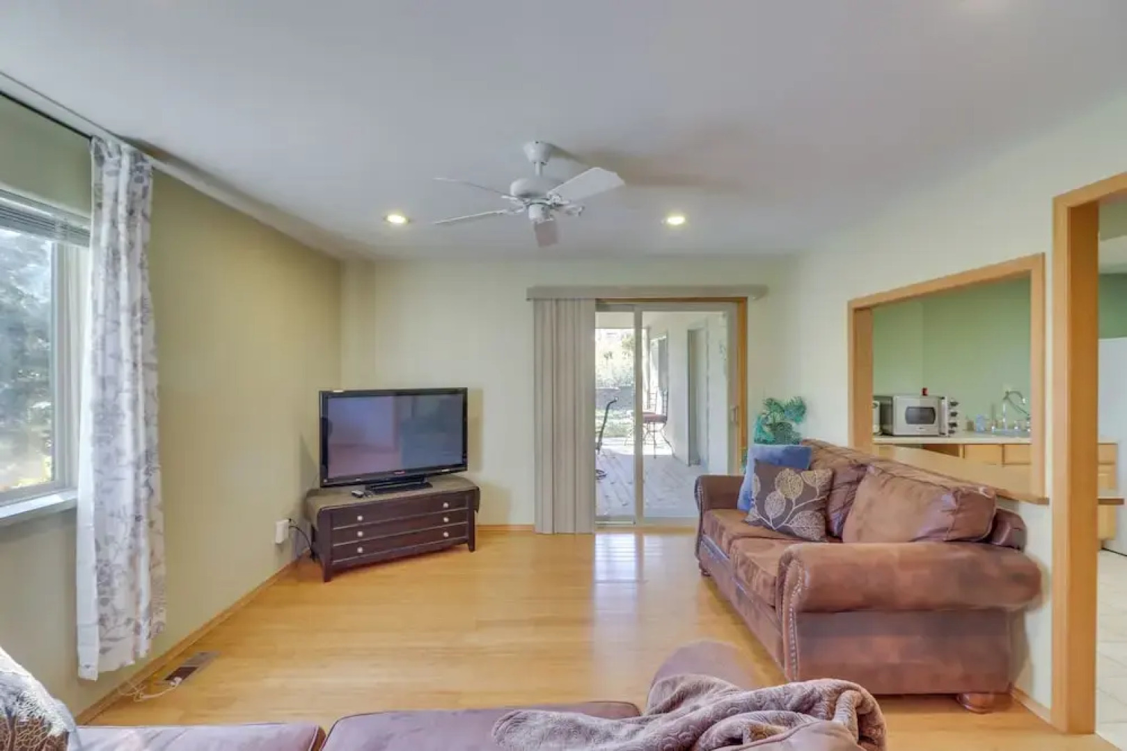 1 Mi to Flathead Lake: Bigfork Village Retreat