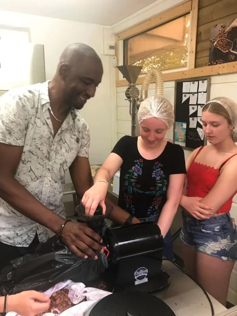 House With one Bedroom in Le Robert, With Wonderful Mountain View, Fur