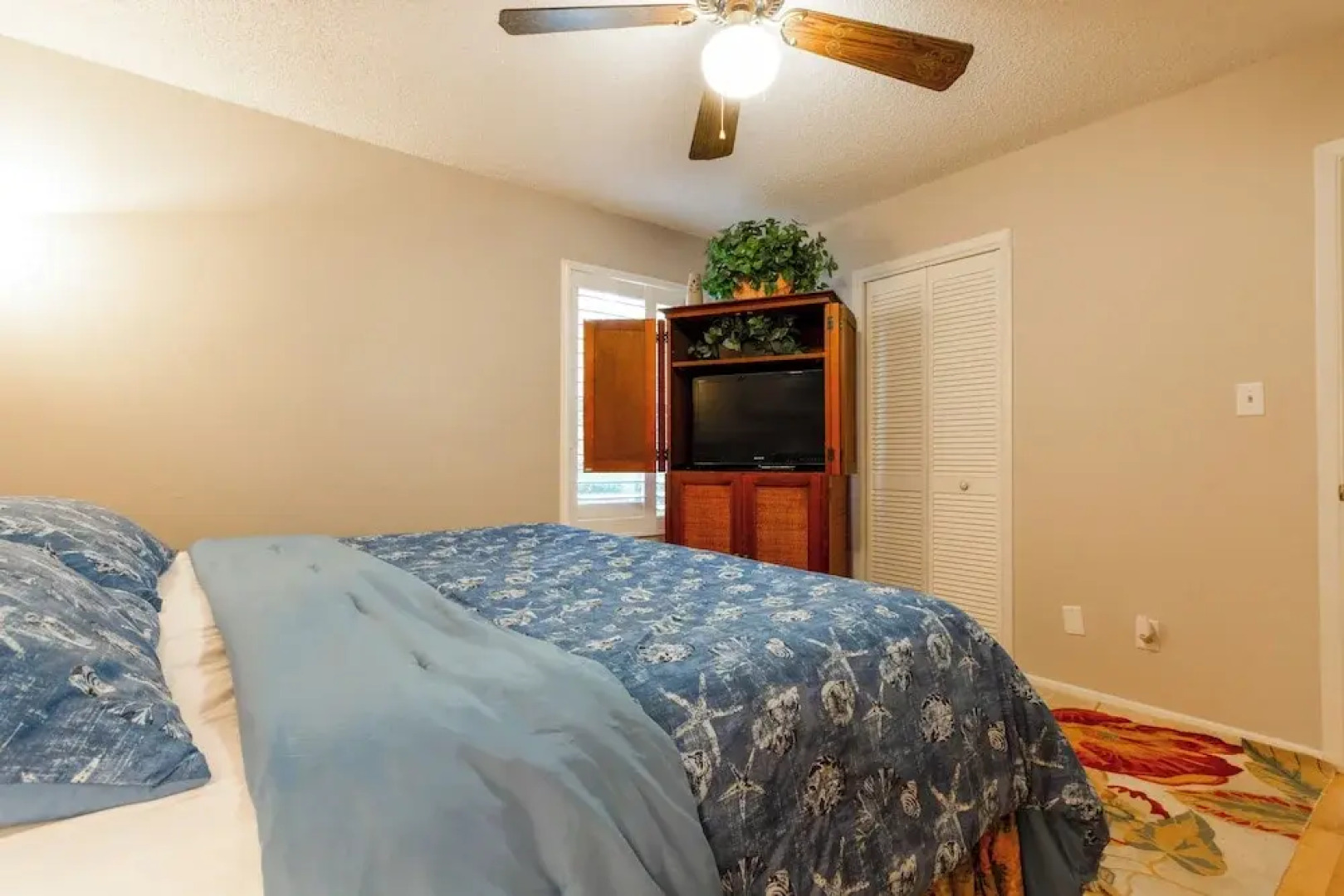 Quiet Condo ~ 10 Mi to Dtwn Pensacola