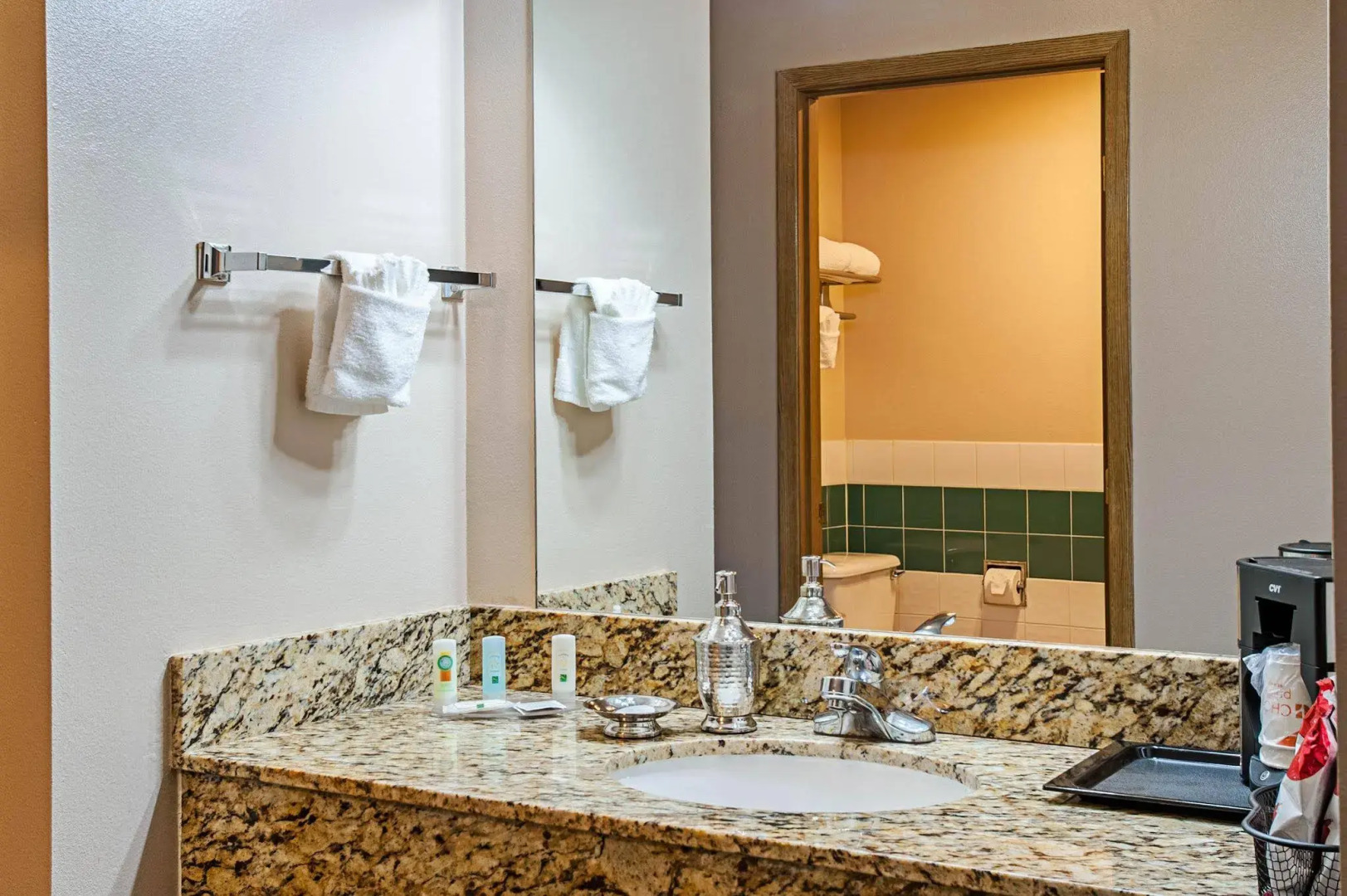 Quality Inn & Suites Kenedy - Karnes City