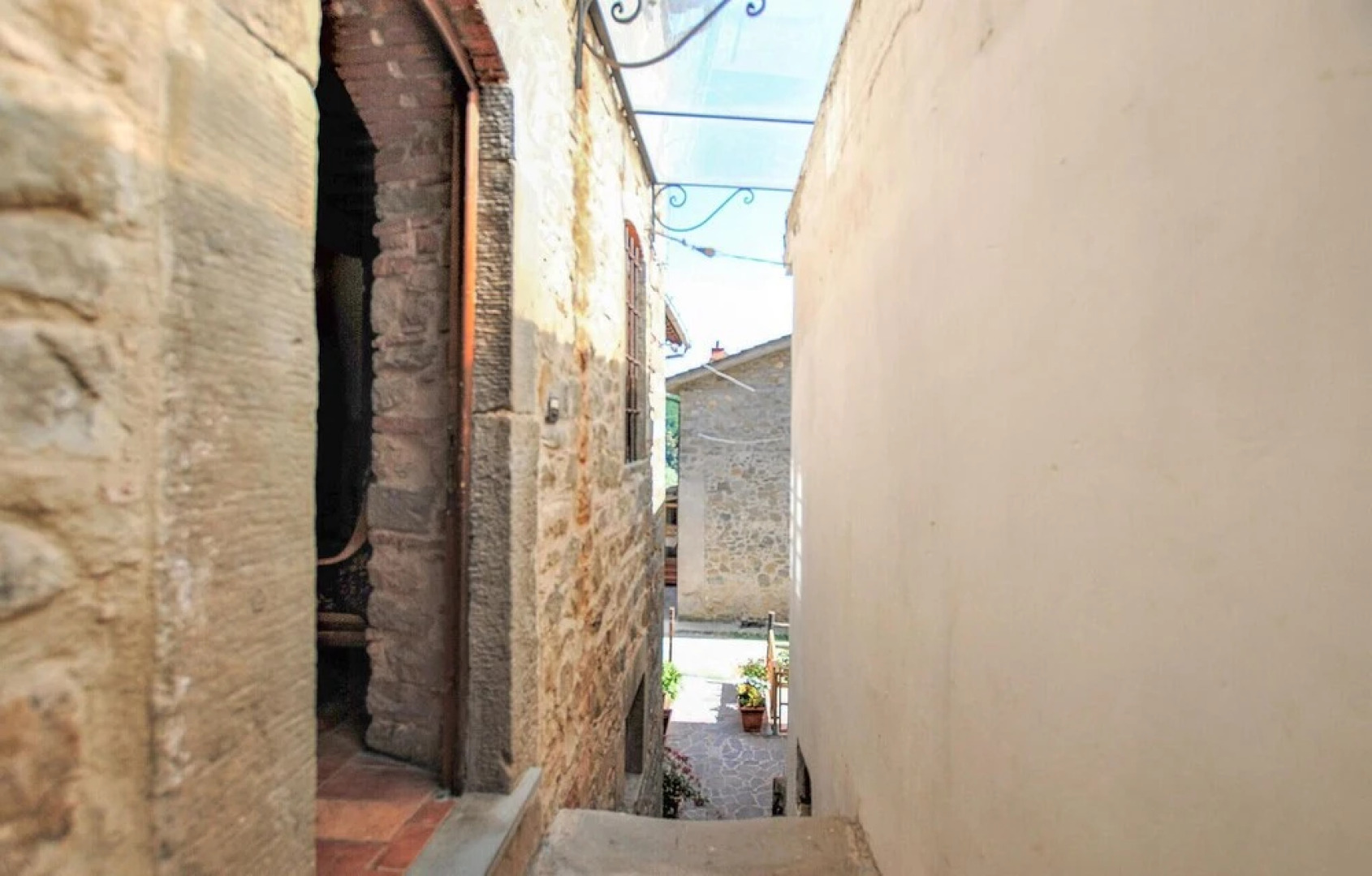 Stunning Home in Marliana With Wifi, 2 Bedrooms and Outdoor Swimming Pool