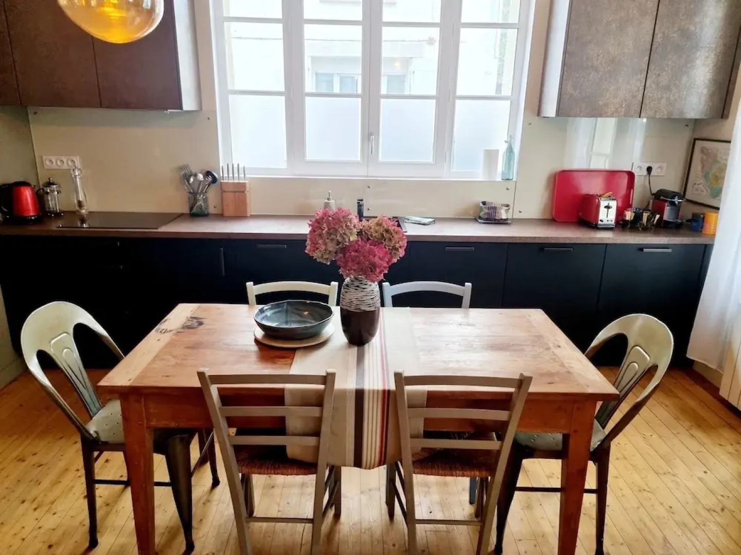 Chaleureuse Maison Avec Grande Terrasse au Calme