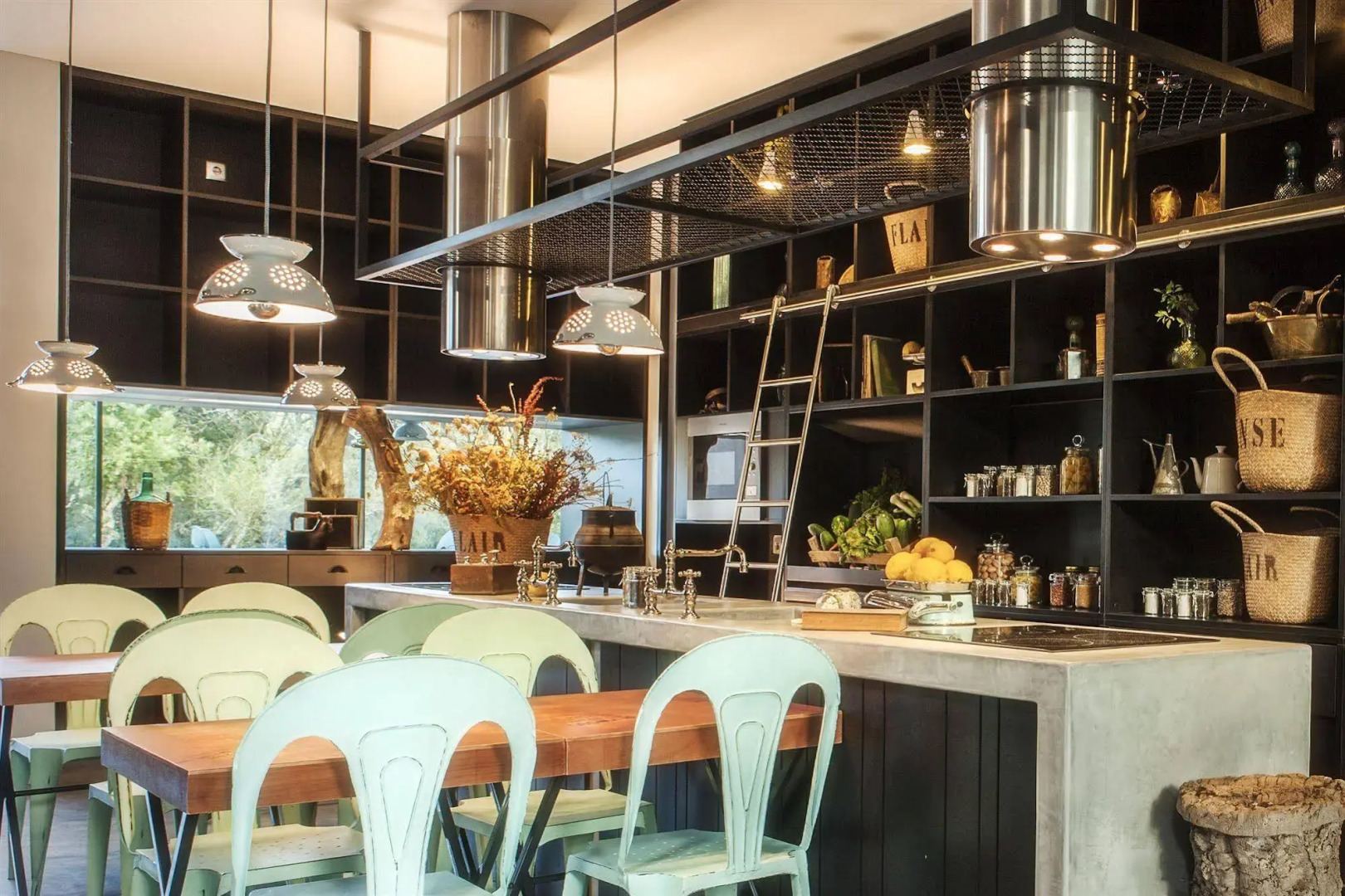 Cooking and Nature Emotional Hotel