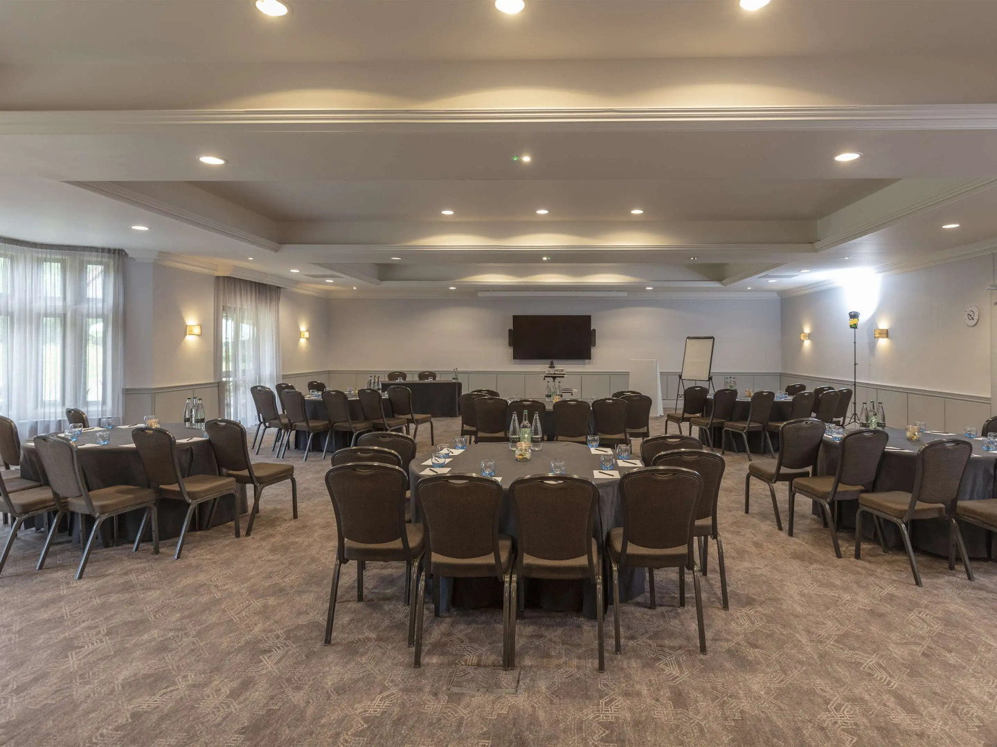 Отель The Cambridge Belfry