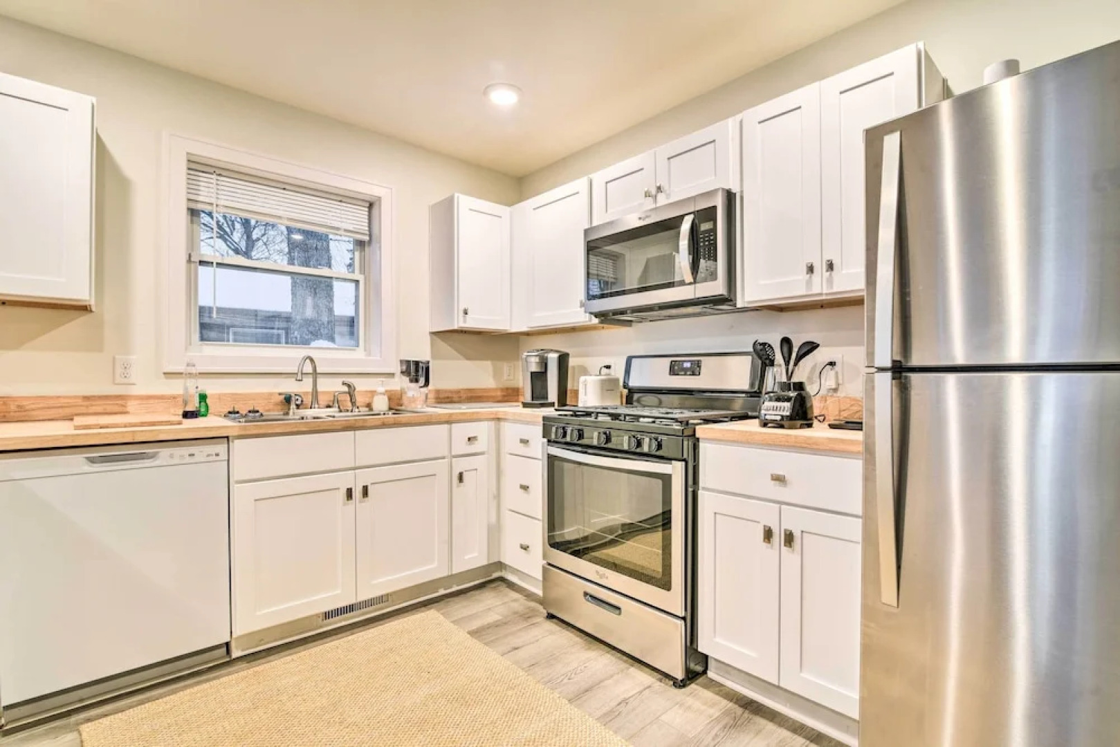 Stylish Retreat w/ Yard < 5 Mi to MSU Campus